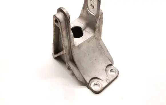 Nissan Leaf I (ZE0) Engine mounting bracket