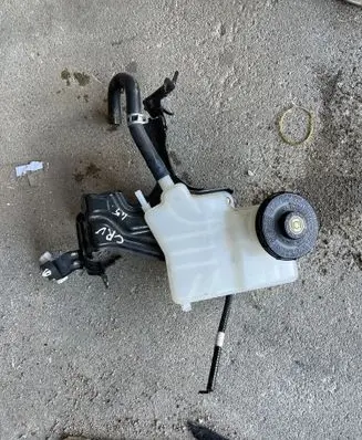 Honda CR-V Brake fluid reservoir SZCZC