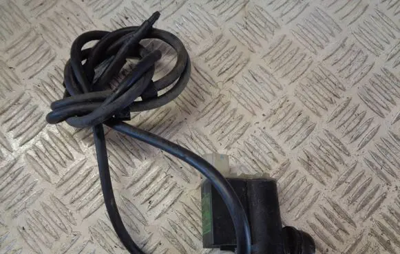 KIA Venga Windscreen/windshield washer pump 985102L100
