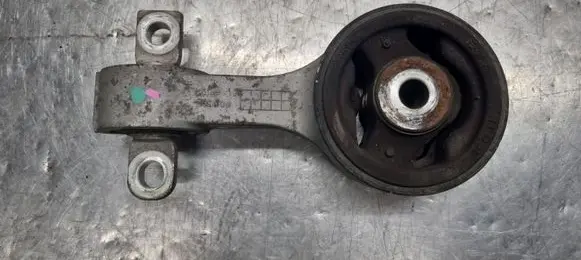 Honda CR-V Engine mount bracket 089005