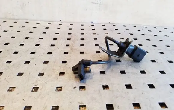 BMW X3 E83 Crankshaft position sensor 0281002477