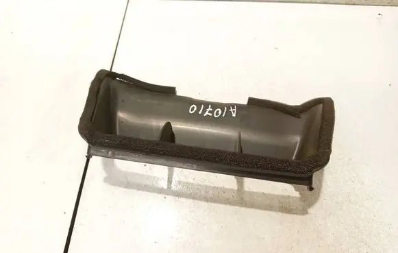 Volkswagen Tiguan Air intake duct part 5m1815077r