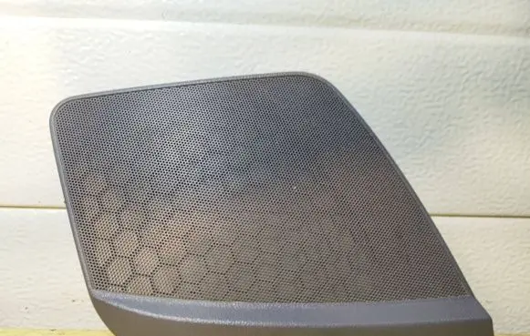 Mercedes-Benz Vito Viano W638 Side speaker trim/cover 6386890566