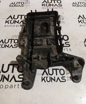 Volkswagen PASSAT B6 Battery box tray 1K0915333C
