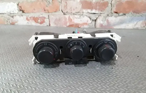 Seat Ibiza III (6L) Climate control unit 6L0820045