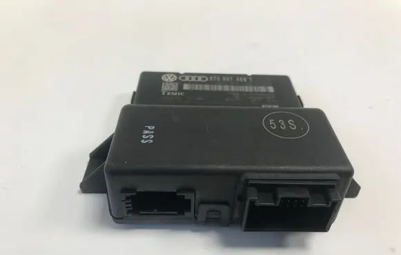 Audi A5 8T 8F Gateway control module 8T0907468T