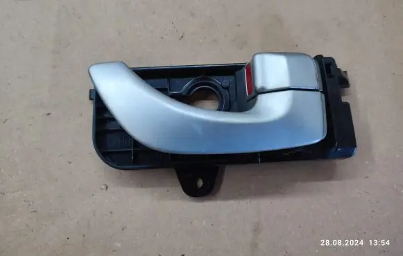 Hyundai Sonata Front door interior handle