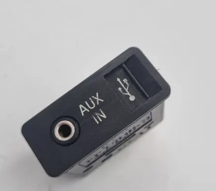 BMW 1 E81 E87 AUX in-socket connector 9129652 61319129652