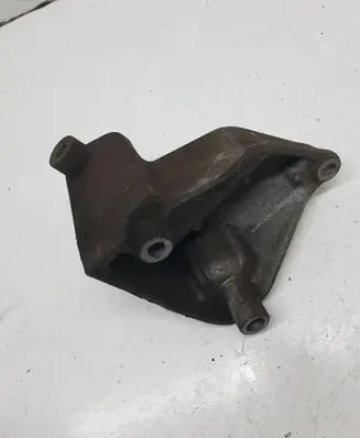 Nissan Qashqai Engine mounting bracket F6043000
