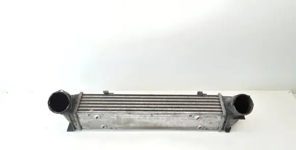 BMW 1 E81 E87 Intercooler radiator 7524916 3093796