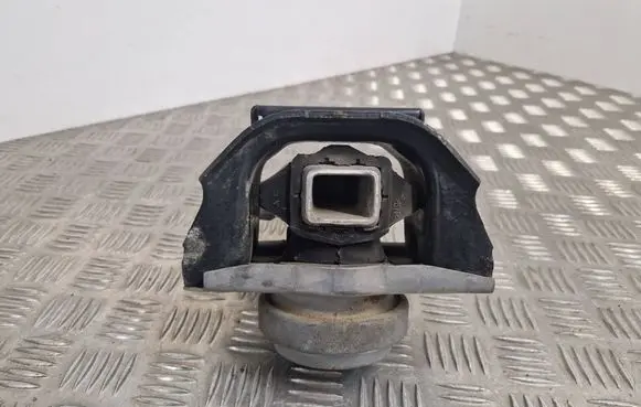 Citroen DS5 Engine mount bracket 9672479980
