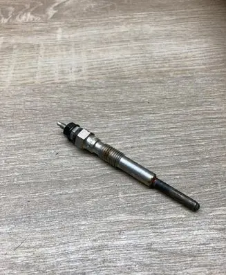 Toyota Land Cruiser (FJ40) Glow plug 0671001340