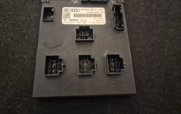Audi A4 S4 B8 8K Comfort/convenience module 8K0907063P