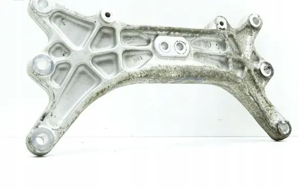 Maserati Ghibli Gearbox mounting bracket 670001738
