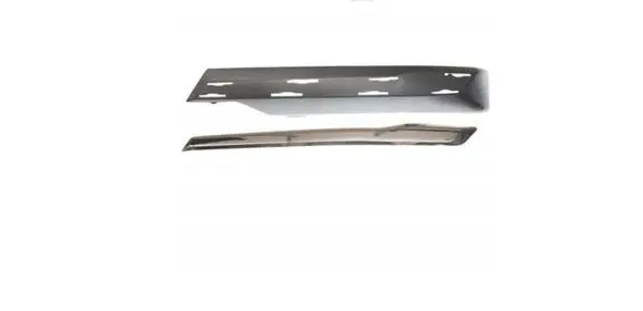 Front bumper splitter molding