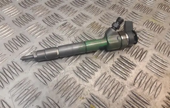Mercedes-Benz A W169 Fuel injector 6400700787