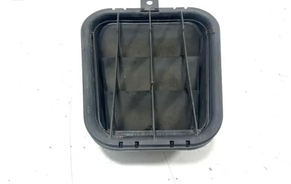 Audi A4 S4 B7 8E 8H Quarter panel pressure vent 4B0819181B