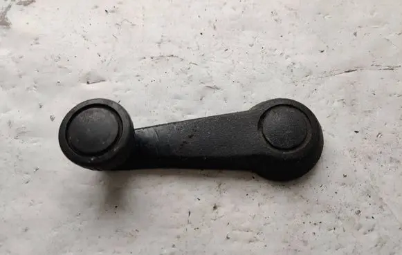 Audi 80 90 B2 Front door window winding handle 111837579B