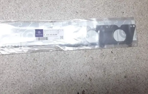 Mercedes-Benz ML W164 Other cylinder head part A2721420680