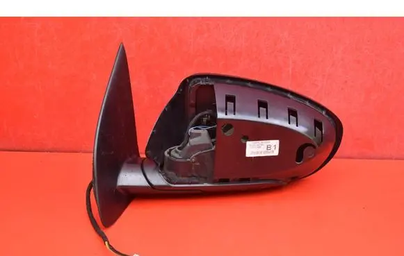 Nissan Qashqai Front door electric wing mirror 026202