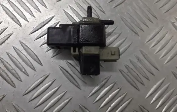 Hyundai Getz Vacuum valve 35320-2A450