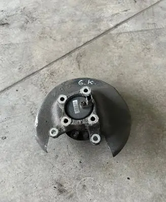 Rear wheel hub