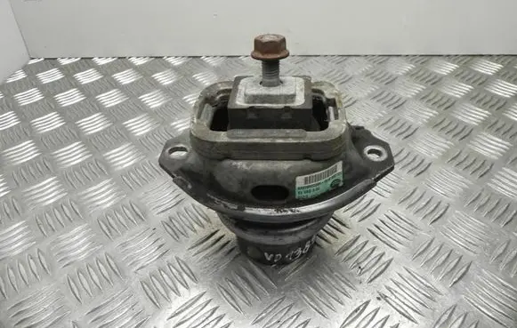 Engine mount bracket