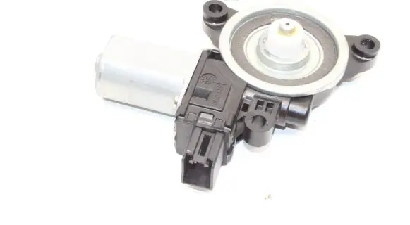 Mazda 3 II Front door window regulator motor BHP15958X