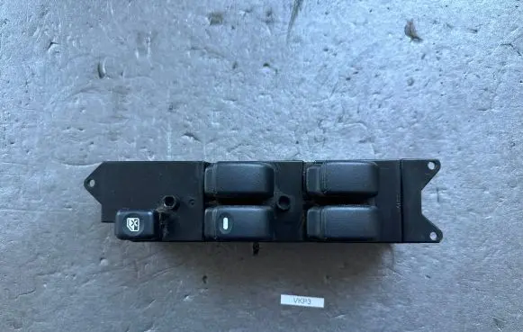 Mitsubishi Pajero Electric window control switch MR445652
