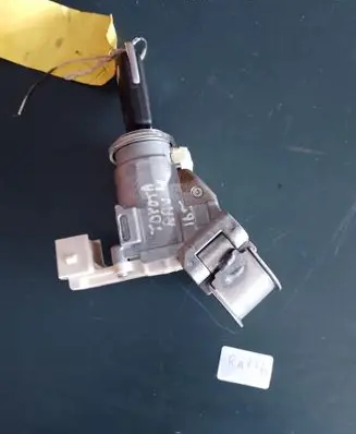 Toyota RAV 4 (XA40) Ignition lock 8978233060 625935000