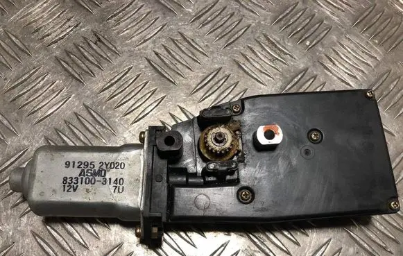 Nissan Maxima Sunroof motor/actuator 912952Y020 8331003140