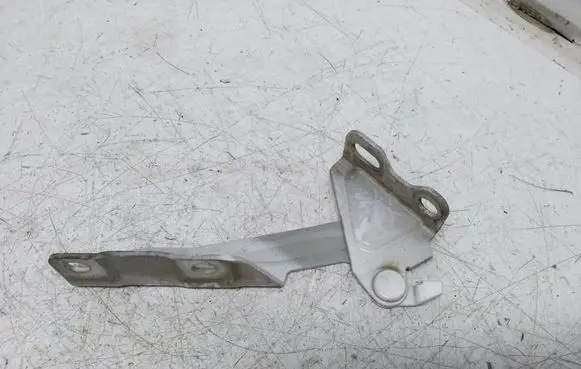 Mitsubishi Colt Engine bonnet/hood hinges
