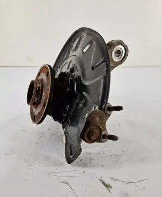 Volkswagen PASSAT B8 Front wheel hub 3Q0400053F