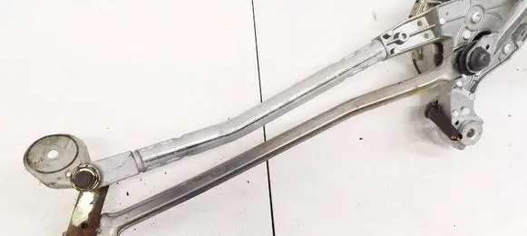 Mercedes-Benz C AMG W204 Front wiper linkage and motor 3397021082 A2048201040