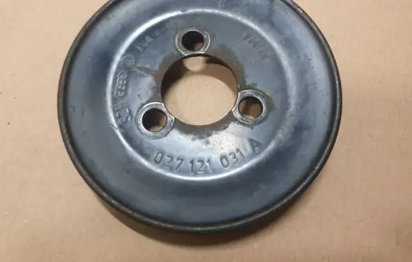 Volkswagen Golf II Water pump pulley 027121031A 16V