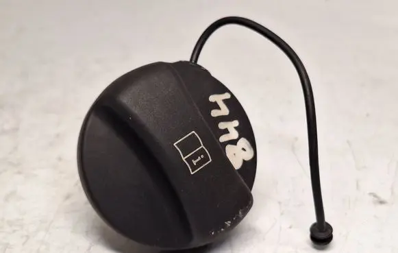 BMW 7 G11 G12 Fuel tank filler cap 7350775 16117350775