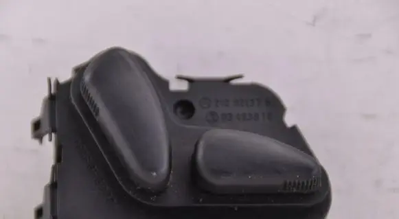 Mercedes-Benz E W211 Seat control switch 2109213751
