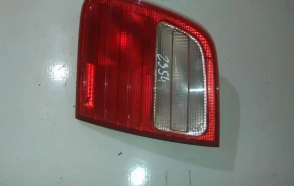 Mercedes-Benz E W210 Tailgate rear/tail lights a2109202464 198502