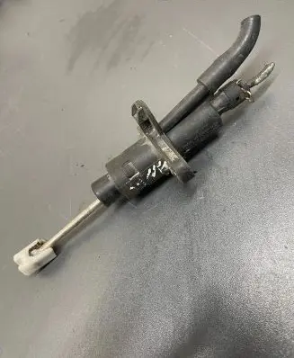 Audi A2 Clutch master cylinder 8z1721388 1Z122