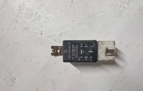 Coolant fan relay
