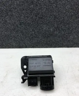Citroen C4 II Picasso Coolant fan relay 9673999980