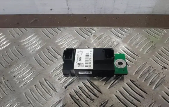 Mercedes-Benz S W221 Aerial antenna amplifier A2218201889