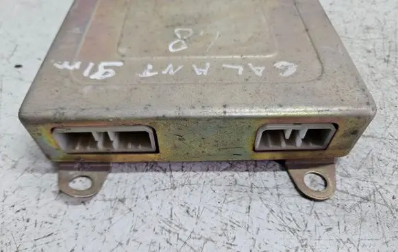 Mitsubishi Galant Engine control unit/module MD127948 E2T55771 8304