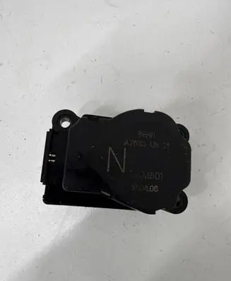 Citroen Xsara Picasso Air flap motor/actuator A7583UA21 190408