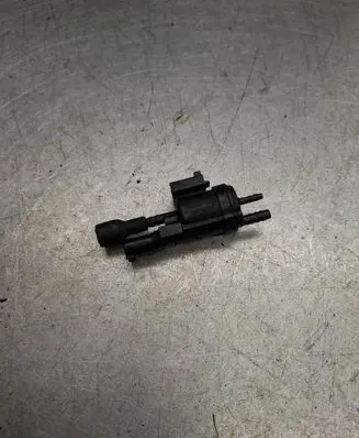 Mercedes-Benz E C207 W207 Valve vacuum 0025401497