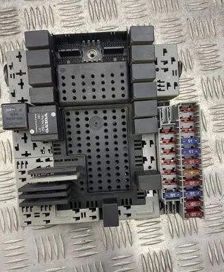 Volvo XC70 Fuse box set 8645410 8645411