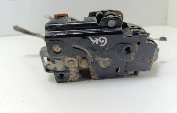 Volkswagen Golf IV Rear door lock 3B4839015A