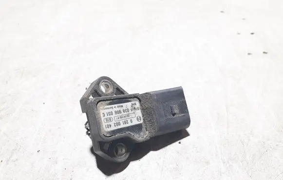 Audi A6 S6 C5 4B Air pressure sensor 038906051C 0281002401