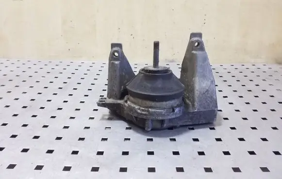 Audi A6 S6 C4 4A Engine mount bracket 4A0199352