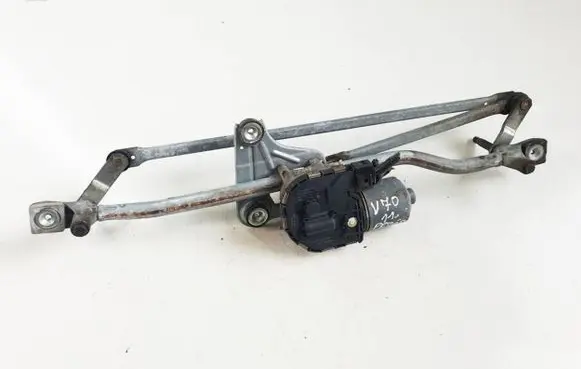 Volvo V70 Front wiper linkage and motor 31333456 0909112 3397021528
